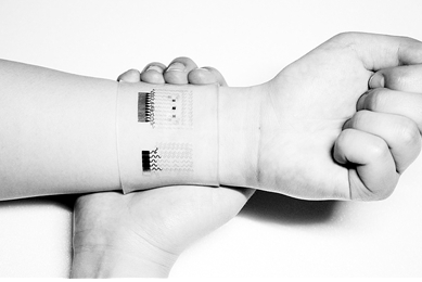 石墨烯制成柔性糖尿病管理貼片，既能測(cè)糖又能降糖